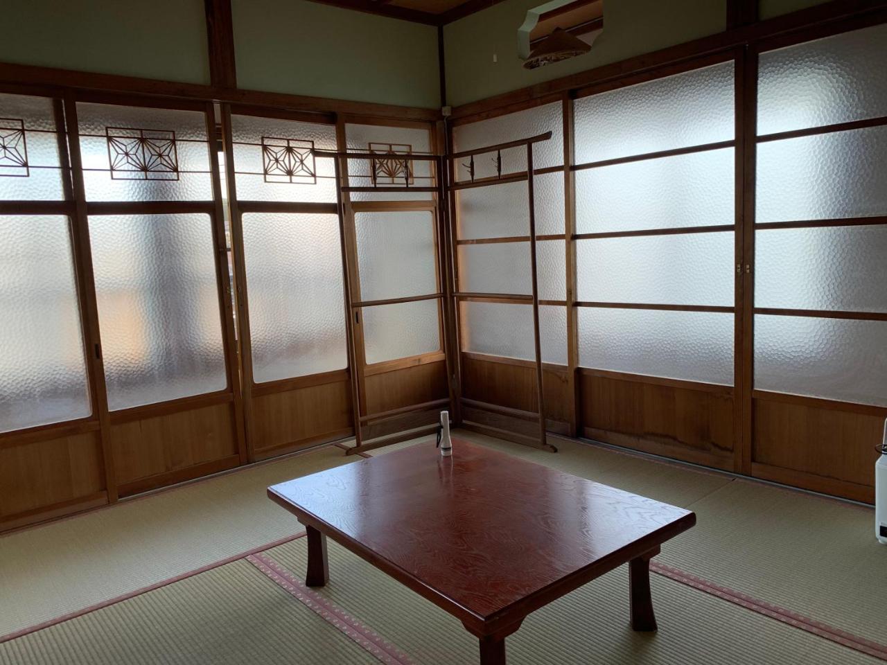 Guest Cafe Kuchikumano Hotel Kamitondacho Ngoại thất bức ảnh